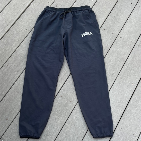 Hoka One One Men’s Mission Black Joggers Size M - Picture 1 of 7